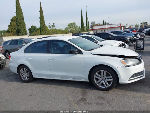 3VW2K7AJ8FM216037 Volkswagen Jetta 2.0l S