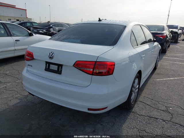 3VW2K7AJ8FM216037 Volkswagen Jetta 2.0l S