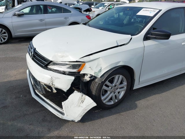 3VW2K7AJ8FM216037 Volkswagen Jetta 2.0l S
