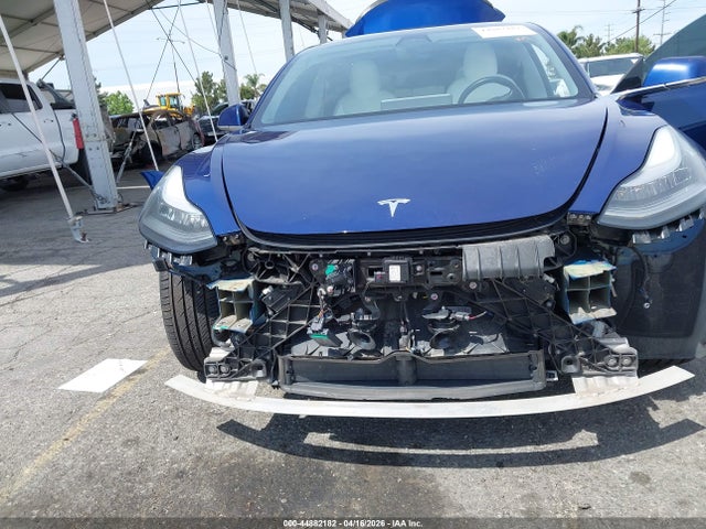 Tesla Model 3 Long Range/performance 2018 5YJ3E1EB9JF081050 Image 6