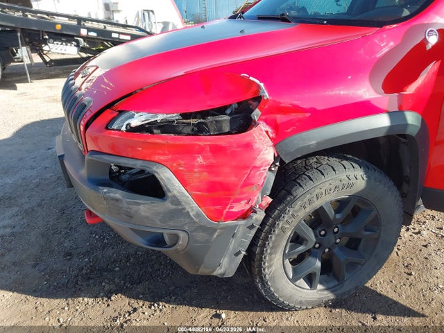 44882196 :رقم المزاد ، 1C4PJMBS3HW613143 vin ، 2017 Jeep Cherokee Trailhawk 4x4 مزاد بيع