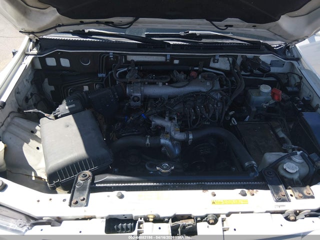 2002 MITSUBISHI MONTERO JA4MW51R32J008577 Photo 9