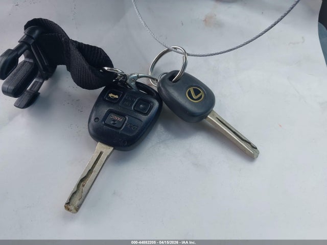 2005 Lexus Es 330 მანქანა იყიდება აუქციონზე, vin: JTHBA30G755089949, აუქციონის ნომერი: 44882205