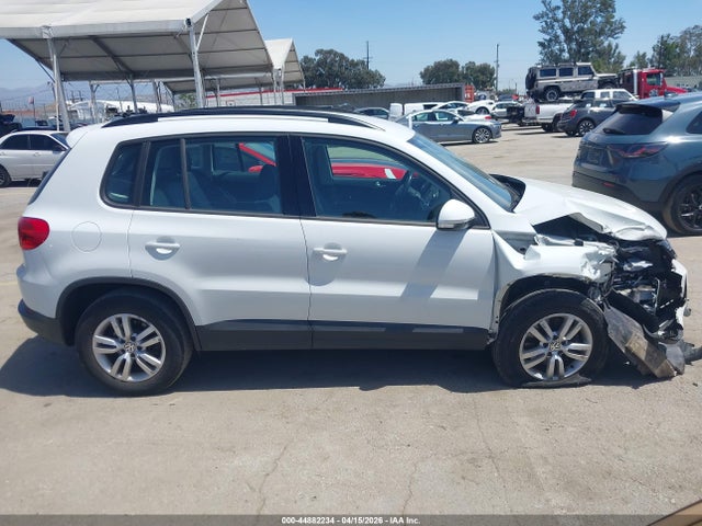WVGBV7AX2HK023421 Volkswagen Tiguan 2.0t/2.0t S