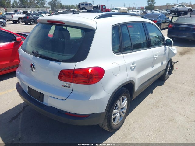 WVGBV7AX2HK023421 Volkswagen Tiguan 2.0t/2.0t S