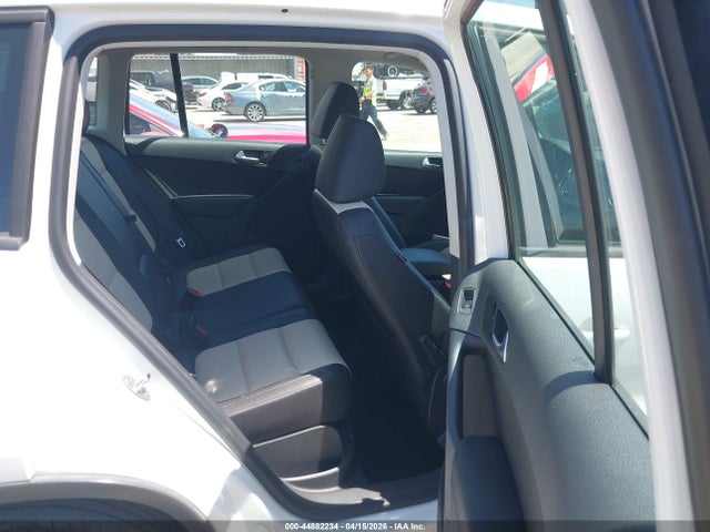 WVGBV7AX2HK023421 Volkswagen Tiguan 2.0t/2.0t S