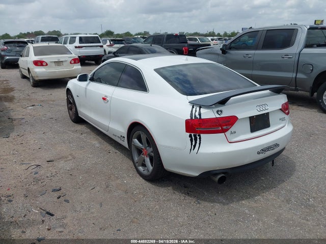 2011 AUDI A5 WAULFAFR6BA021338 Photo 2