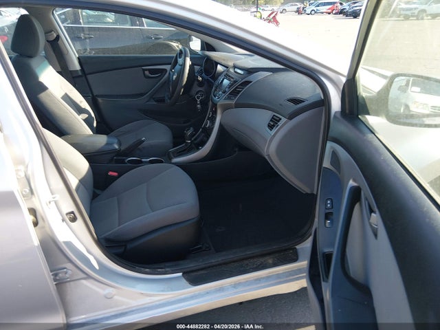 44882282 :رقم المزاد ، 5NPDH4AE0FH593852 vin ، 2015 Hyundai Elantra Se مزاد بيع
