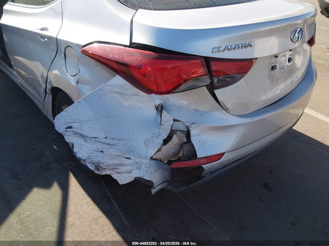 44882282 :رقم المزاد ، 5NPDH4AE0FH593852 vin ، 2015 Hyundai Elantra Se مزاد بيع
