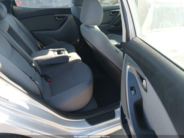 44882282 :رقم المزاد ، 5NPDH4AE0FH593852 vin ، 2015 Hyundai Elantra Se مزاد بيع