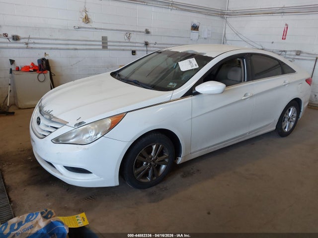 2011 HYUNDAI SONATA 5NPEB4AC7BH258117 Photo 1