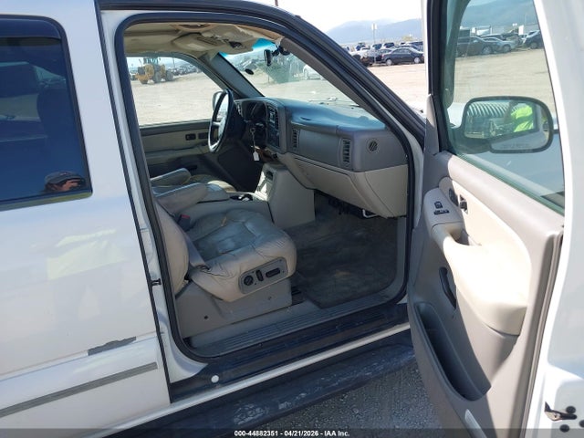 2002 Chevrolet Suburban 1500 Lt მანქანა იყიდება აუქციონზე, vin: 3GNFK16T42G232781, აუქციონის ნომერი: 44882351