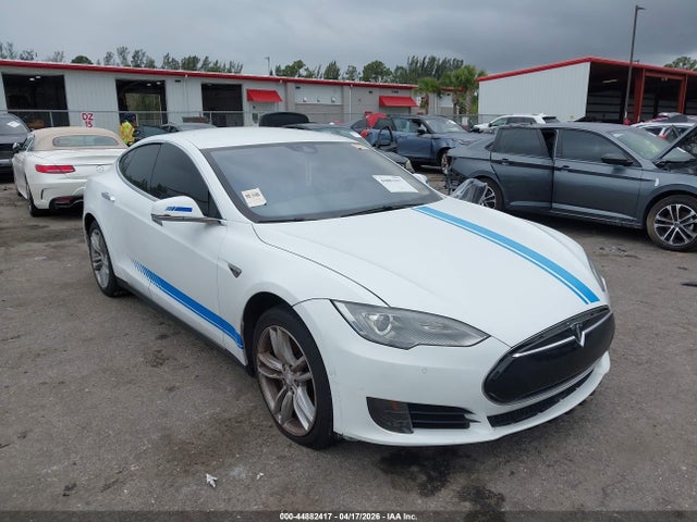 Продаж на аукціоні авто 2015 Tesla Model S 60/70/85, vin: 5YJSA1E17FF101950, номер лоту: 44882417