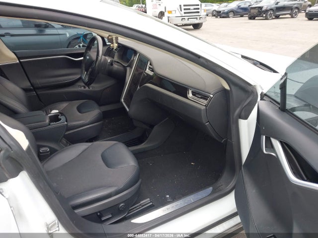 Продаж на аукціоні авто 2015 Tesla Model S 60/70/85, vin: 5YJSA1E17FF101950, номер лоту: 44882417