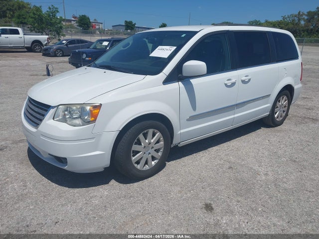 Продаж на аукціоні авто 2015 Chrysler Town & Country Touring, vin: 2C4RC1BG9FR715016, номер лоту: 44882424