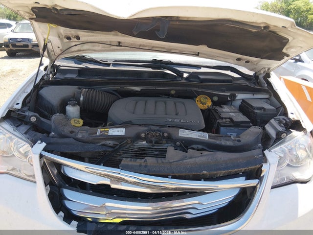 44882551 :رقم المزاد ، 2C4RC1BG6GR230589 vin ، 2016 Chrysler Town & Country Touring مزاد بيع