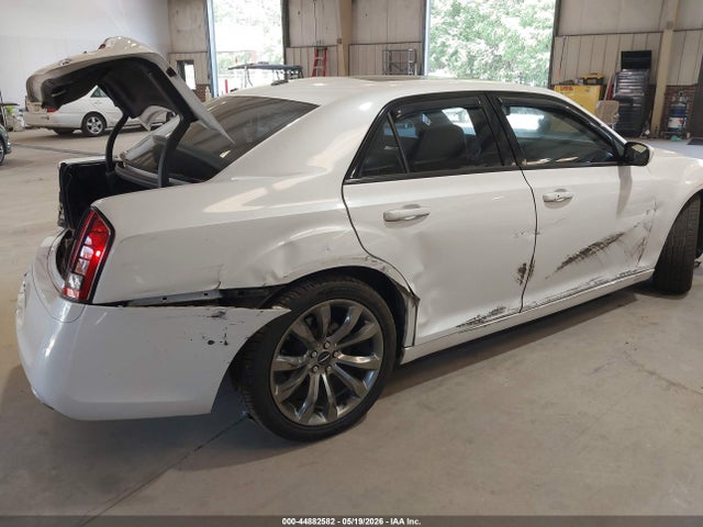 2014 Chrysler 300 300s მანქანა იყიდება აუქციონზე, vin: 2C3CCABG8EH231062, აუქციონის ნომერი: 44882582