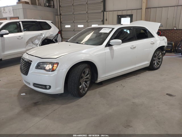 2014 Chrysler 300 300s მანქანა იყიდება აუქციონზე, vin: 2C3CCABG8EH231062, აუქციონის ნომერი: 44882582