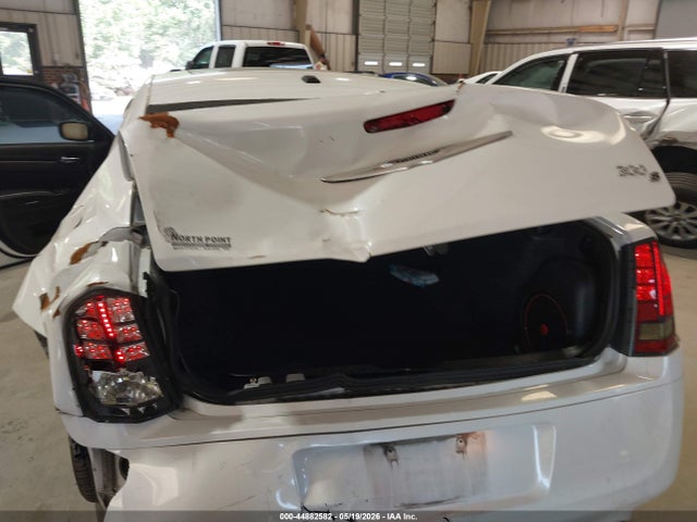 2014 Chrysler 300 300s მანქანა იყიდება აუქციონზე, vin: 2C3CCABG8EH231062, აუქციონის ნომერი: 44882582