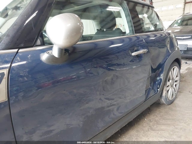 Продажа на аукционе авто 2017 Mini Hardtop Cooper, vin: WMWXP5C32H2F61166, номер лота: 44882638