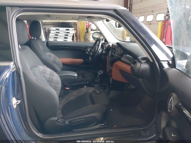 Продажа на аукционе авто 2017 Mini Hardtop Cooper, vin: WMWXP5C32H2F61166, номер лота: 44882638