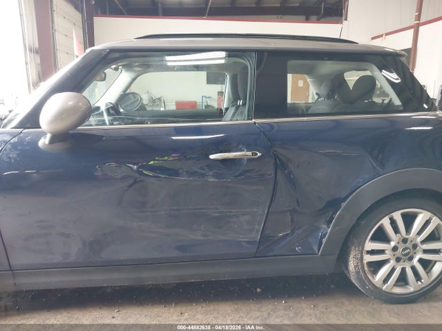 Продажа на аукционе авто 2017 Mini Hardtop Cooper, vin: WMWXP5C32H2F61166, номер лота: 44882638
