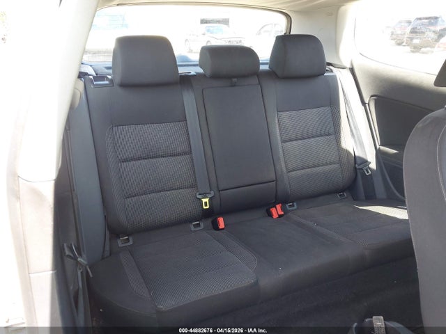 44882676 :رقم المزاد ، WVWAB7AJ8BW143325 vin ، 2011 Volkswagen Golf 2.5l 2-door مزاد بيع