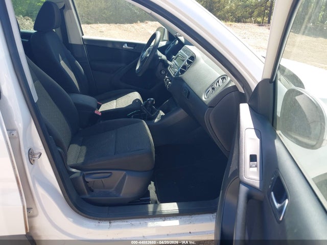 44882680 :رقم المزاد ، WVGAV7AX0CW569289 vin ، 2012 Volkswagen Tiguan S مزاد بيع