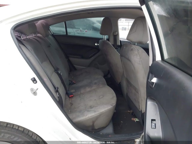 Продажа на аукционе авто 2015 Kia Forte Lx, vin: KNAFX4A62F5322258, номер лота: 44882729