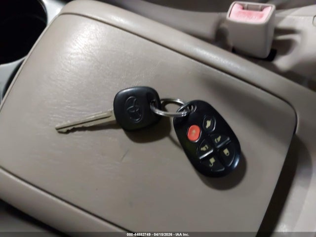 Auction sale of the 2004 Toyota Sienna Xle, vin: 5TDZA22C64S039072, lot number: 44882749
