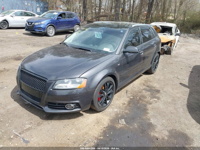 2011 AUDI A3 WAUBJAFM3BA013664 Photo 1