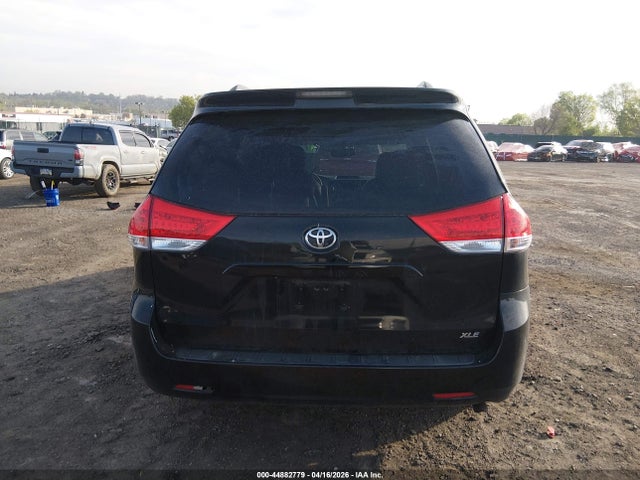 5TDYK3DCXES480538 Toyota Sienna Xle V6 8 Passenger