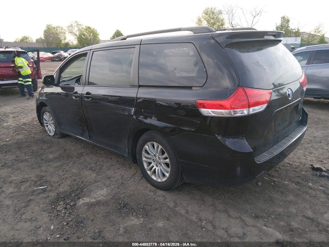 5TDYK3DCXES480538 Toyota Sienna Xle V6 8 Passenger