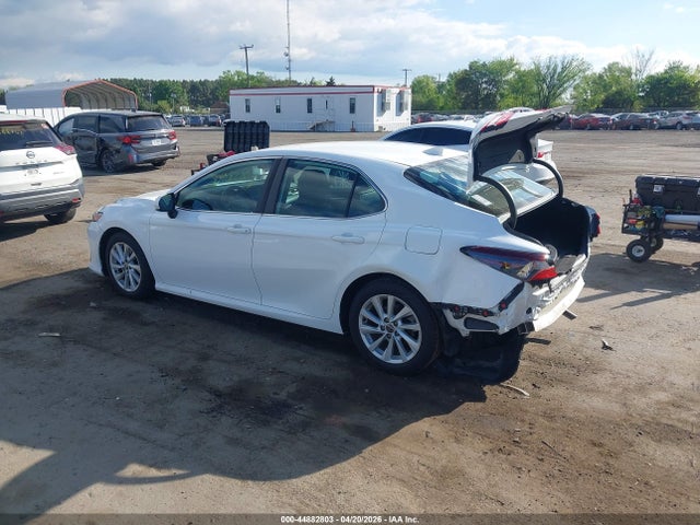 2021 Toyota Camry Le მანქანა იყიდება აუქციონზე, vin: 4T1C11AK7MU484548, აუქციონის ნომერი: 44882803