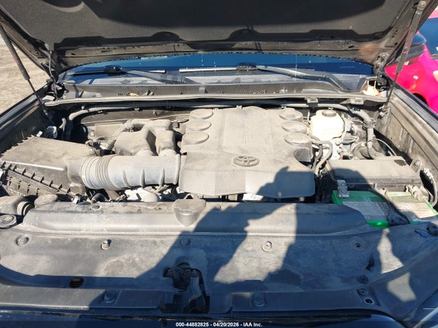 2018 Toyota 4runner Sr5 მანქანა იყიდება აუქციონზე, vin: JTEBU5JR1J5556812, აუქციონის ნომერი: 44882825