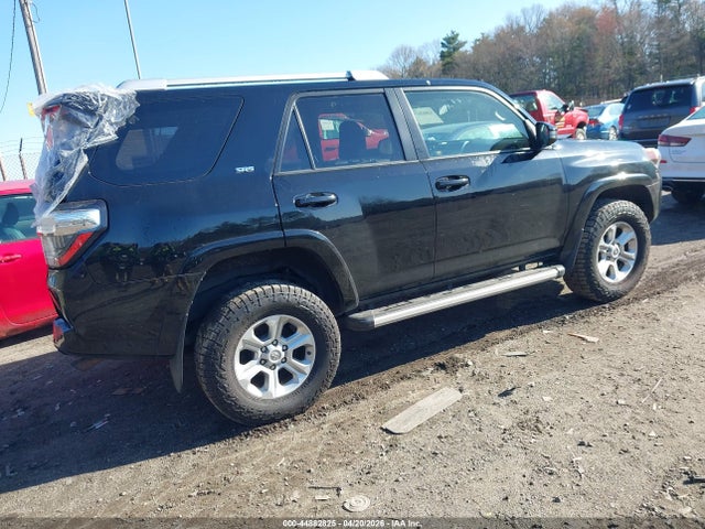 2018 Toyota 4runner Sr5 მანქანა იყიდება აუქციონზე, vin: JTEBU5JR1J5556812, აუქციონის ნომერი: 44882825