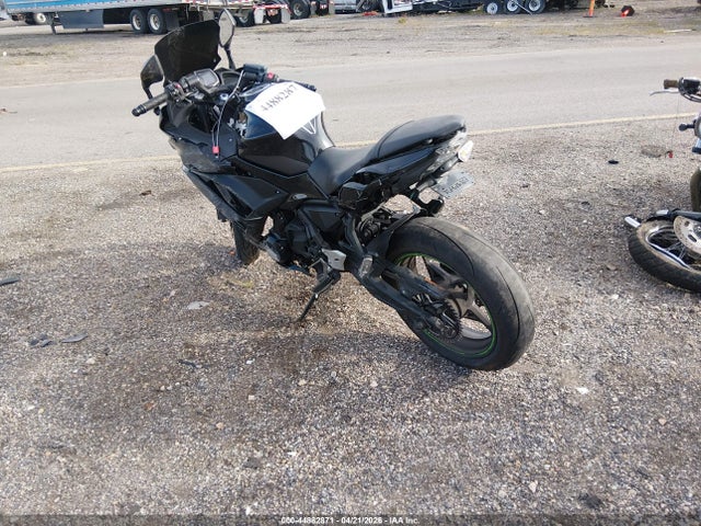 44882871 :رقم المزاد ، JKAEXEJ15KDA04236 vin ، 2019 Kawasaki Ex650 J مزاد بيع