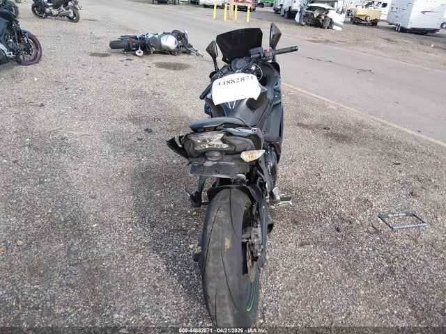 44882871 :رقم المزاد ، JKAEXEJ15KDA04236 vin ، 2019 Kawasaki Ex650 J مزاد بيع