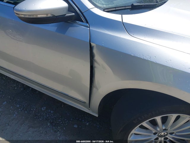Продаж на аукціоні авто 2017 Volkswagen Passat 1.8t Se, vin: 1VWBT7A30HC006499, номер лоту: 44882895