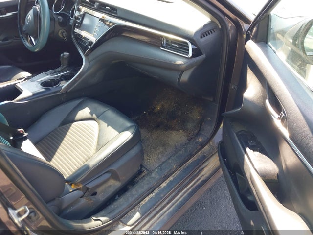 Продажа на аукционе авто 2018 Toyota Camry Le, vin: 4T1B11HK4JU552382, номер лота: 44882943