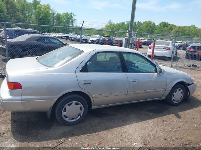 2000 Toyota Camry Ce მანქანა იყიდება აუქციონზე, vin: 4T1BG22K9YU012405, აუქციონის ნომერი: 44883067