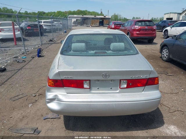 2000 Toyota Camry Ce მანქანა იყიდება აუქციონზე, vin: 4T1BG22K9YU012405, აუქციონის ნომერი: 44883067