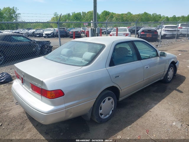 2000 Toyota Camry Ce მანქანა იყიდება აუქციონზე, vin: 4T1BG22K9YU012405, აუქციონის ნომერი: 44883067