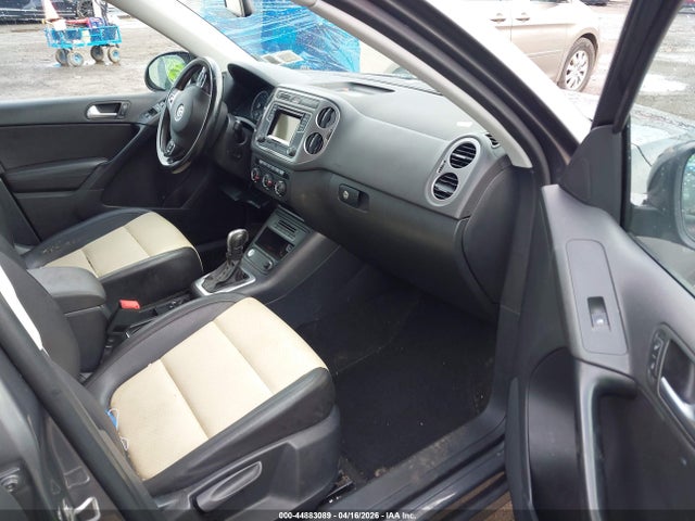 Aukcja sprzedaży 2016 Volkswagen Tiguan S, vin: WVGBV7AX6GW601575, numer aukcji: 44883089