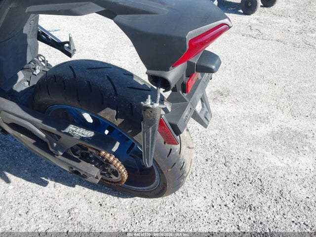 Suzuki Gsx800 R 2024 JS1EM11B7R7101244 Image 16