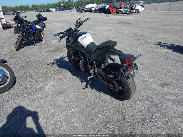 Suzuki Gsx800 R 2024 JS1EM11B7R7101244 Image 3