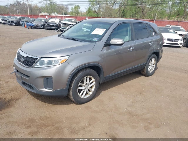 Продаж на аукціоні авто 2015 Kia Sorento Lx, vin: 5XYKT3A68FG661556, номер лоту: 44883137