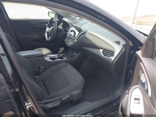 1G1ZD5ST8NF122540 Chevrolet Malibu Fwd Lt