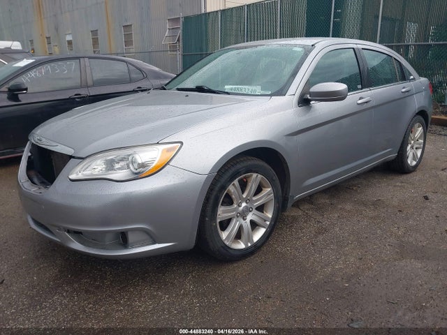 2013 Chrysler 200 Touring მანქანა იყიდება აუქციონზე, vin: 1C3CCBBB6DN597540, აუქციონის ნომერი: 44883240