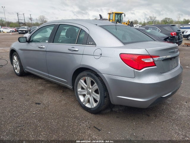 2013 Chrysler 200 Touring მანქანა იყიდება აუქციონზე, vin: 1C3CCBBB6DN597540, აუქციონის ნომერი: 44883240